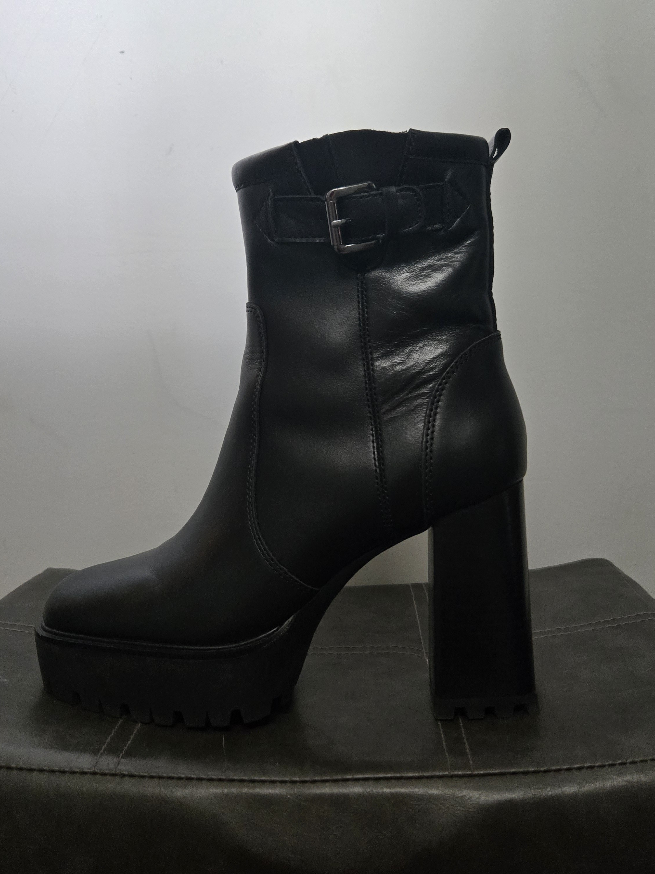 Steve Madden Leather Shannon Boots Size 9